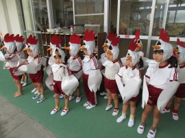 ハロウィンでニワトリさんに変身しました。